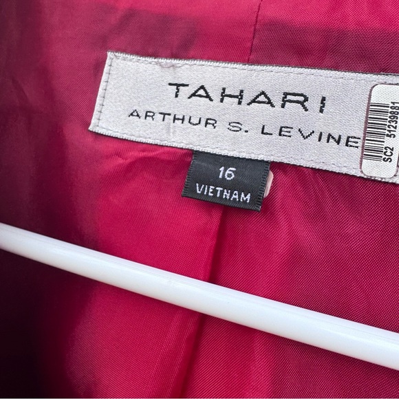 Tahari Arthur S. Levine red blazer jacket with three-quarter sleeves size 16 - Picture 4 of 10